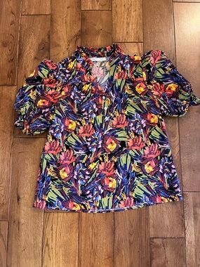 Floral Painterly Print V-Neck Blouse in Multicolor